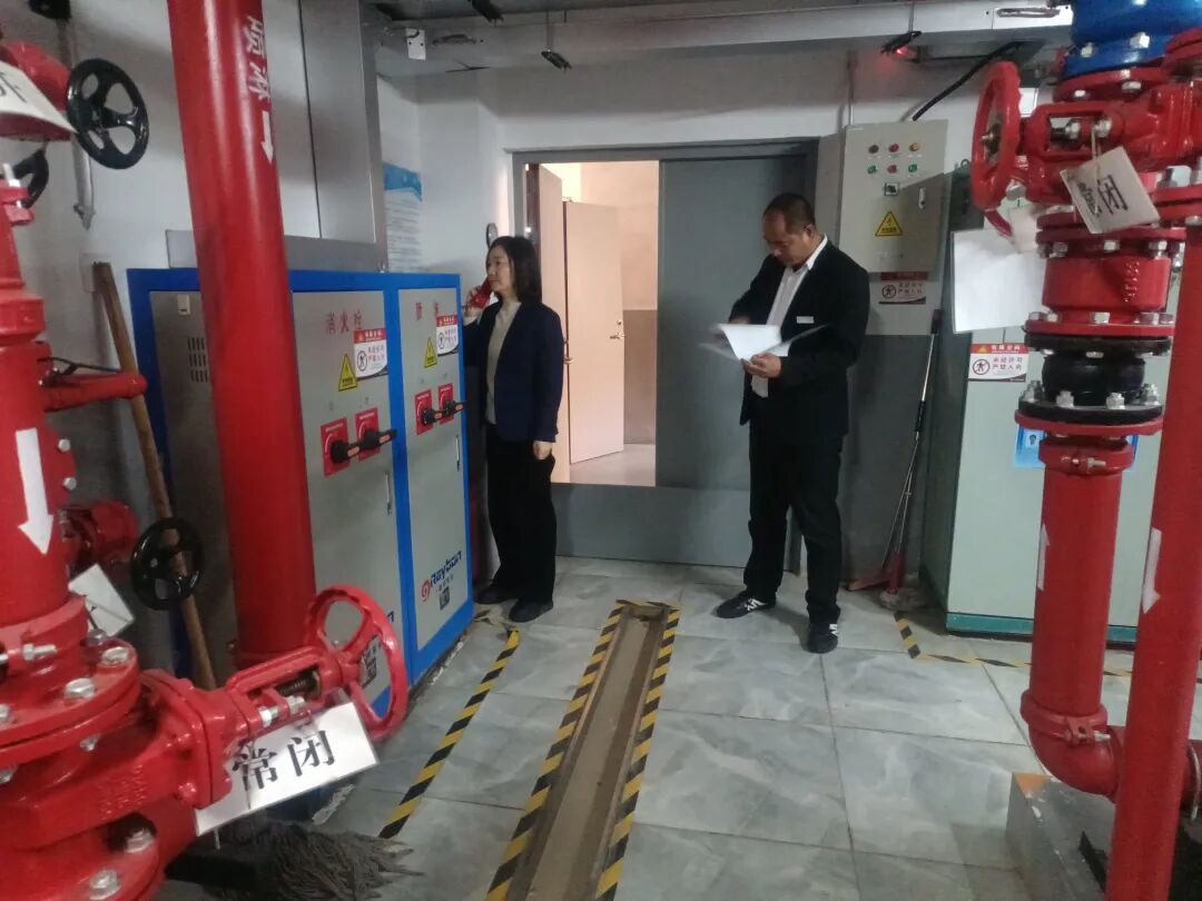 走四百、除隐患、护平安！区房管局组织辖区物业企业开展消防安全检查