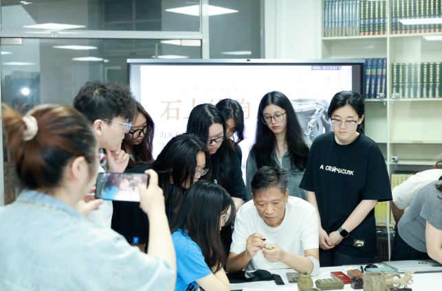 匠心传石韵，非遗启新程！甘泉路街道联动高校开启石雕传承新范式