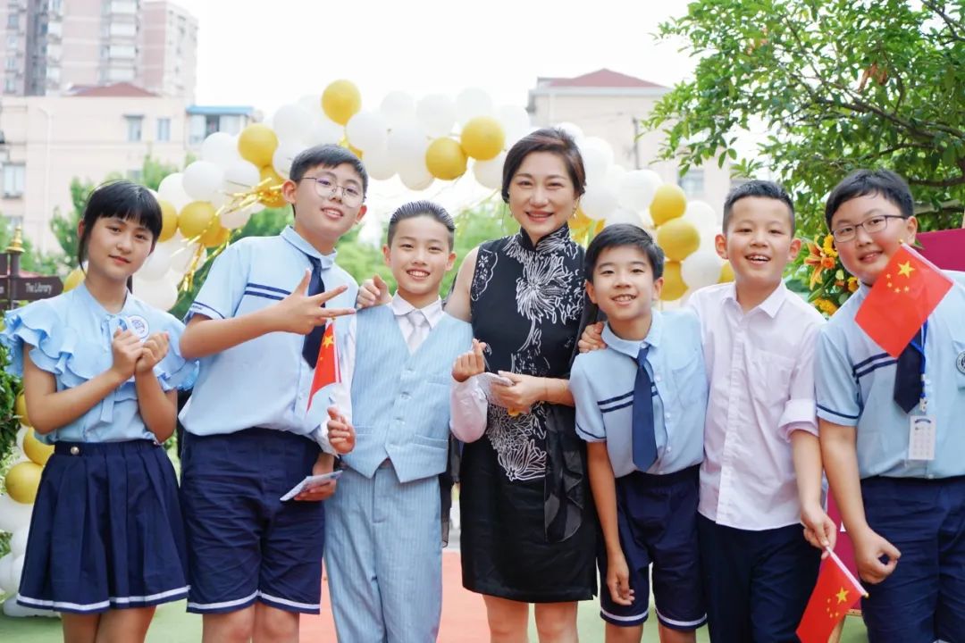 第五届上海市教育功臣：洵阳路小学  朱乃楣