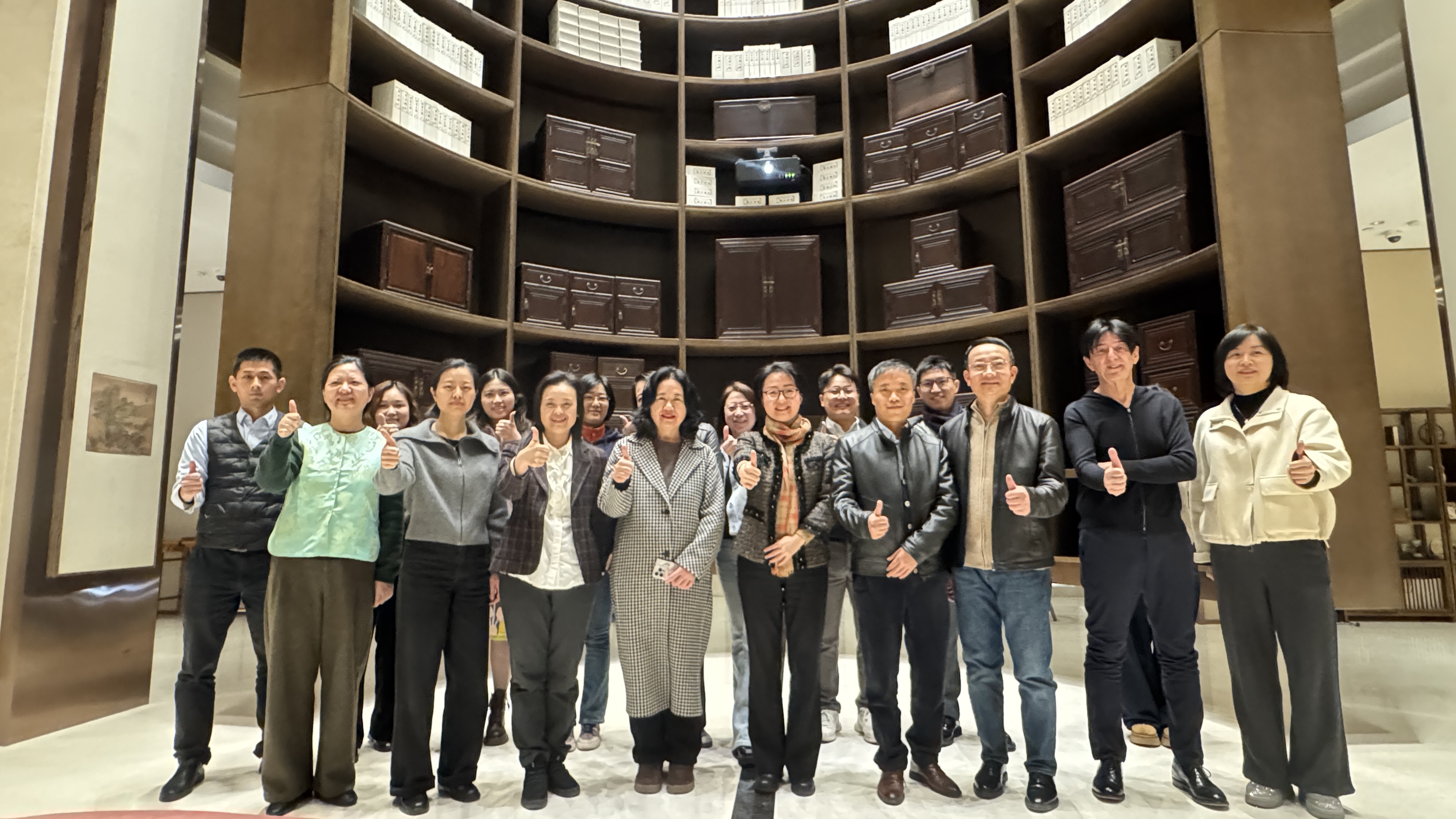 “翰墨寻踪”迎新春 普陀外企交流会共话发展