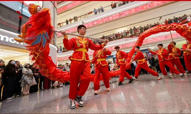 半马苏河春潮涌，文旅消费“马”力足——普陀区2026年春节文旅市场实现“开门红”