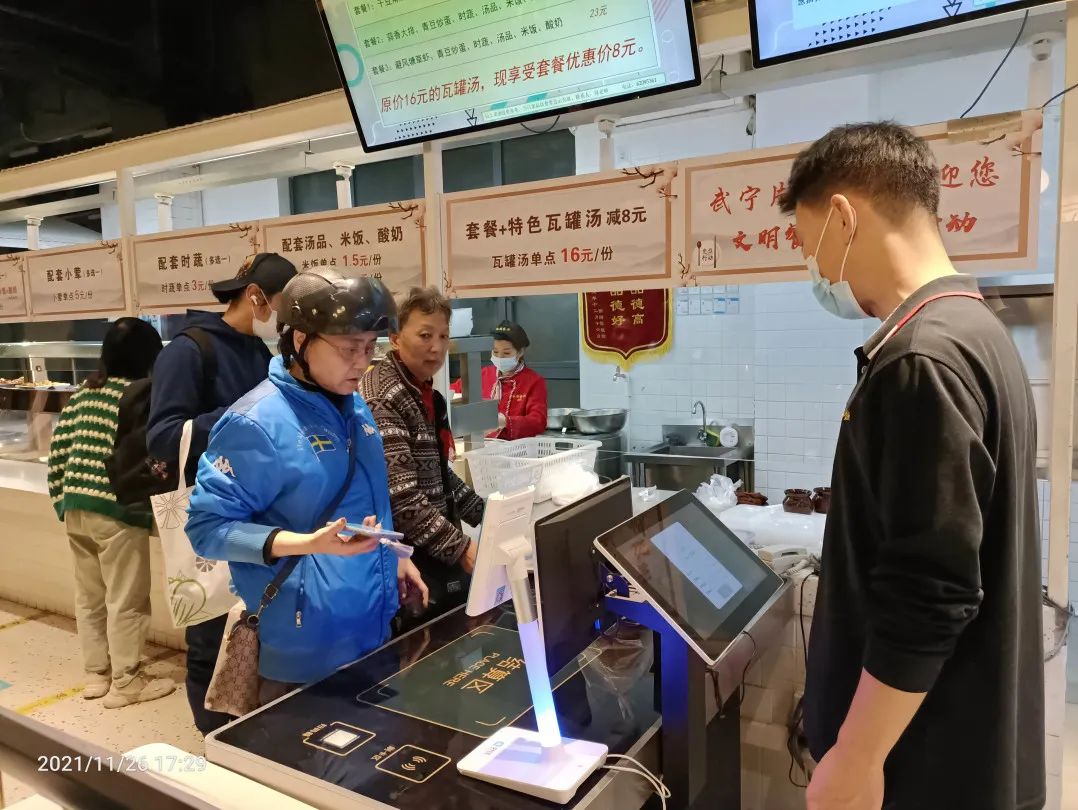 1205_102856_552.jpg 1205_102856_552.jpg