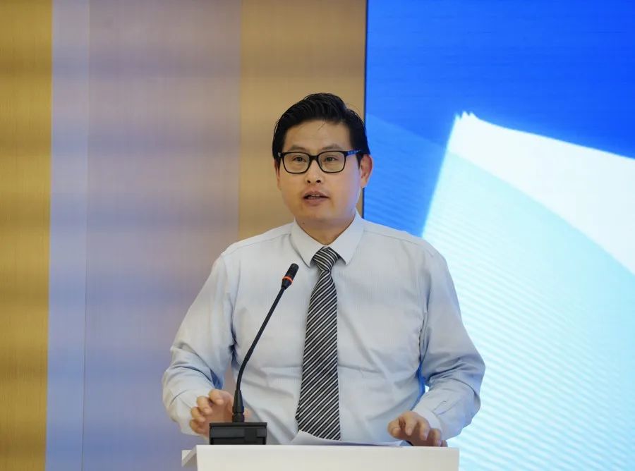 0619_095305_716.jpg 0619_095305_716.jpg