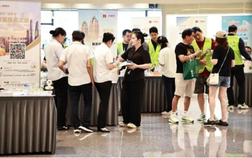 政务服务进商圈！普陀创新快闪市集，政企民面对面聊诉求