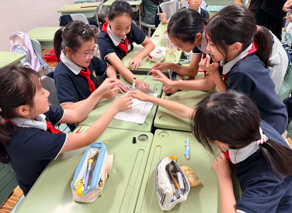 协同共育！“友谊建筑师”工作坊引导青少年学会沟通合作